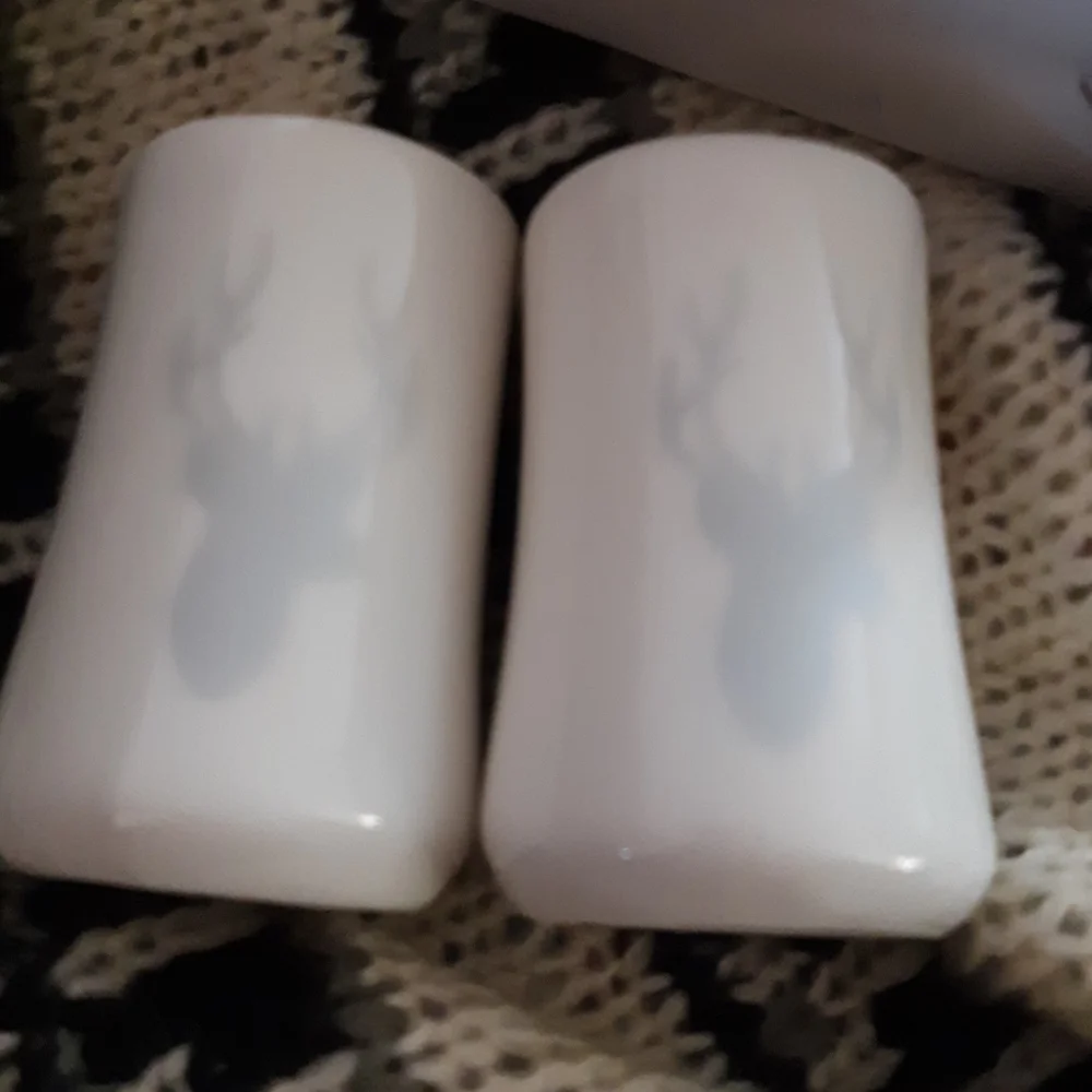 Reindeer Salt and pepper Shakers set in box white silver